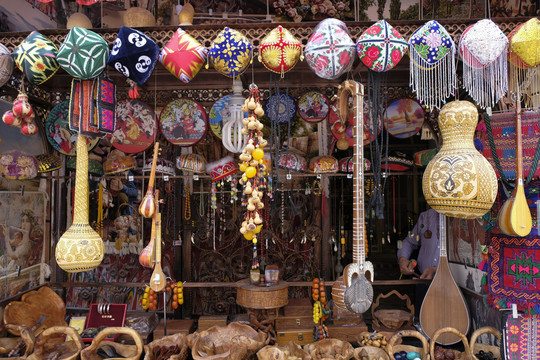 新疆工藝品的多樣魅力 傳統(tǒng)與現(xiàn)代的完美融合